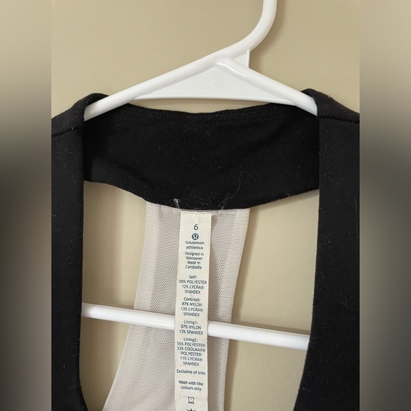 Lululemon Athletica Black and White Floral Tank Top size 6 NWOT - Picture 2 of 4